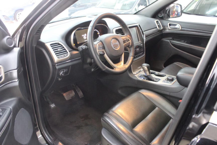 Jeep 大切诺基(进口) 2017款 3.0L 舒享导航版中控内饰7002