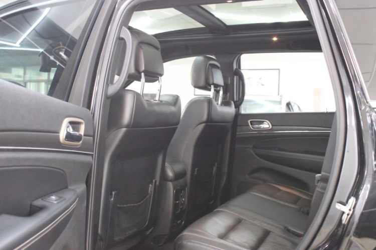 Jeep 大切诺基(进口) 2017款 3.0L 舒享导航版中控内饰7004