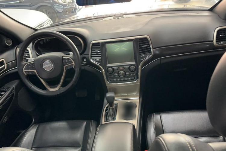 Jeep 大切诺基(进口) 2017款 3.0L 舒享导航版局部细节9001