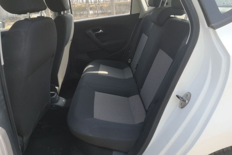 大众 Polo 2016款 1.4L 手动风尚型中控内饰7004