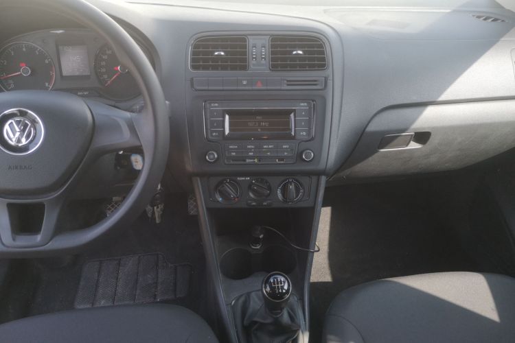 大众 Polo 2016款 1.4L 手动风尚型局部细节16