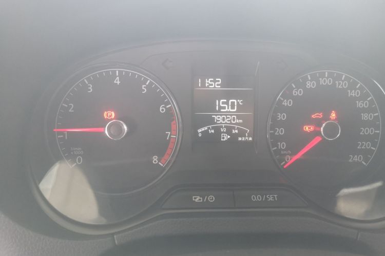 大众 Polo 2016款 1.4L 手动风尚型中控内饰15