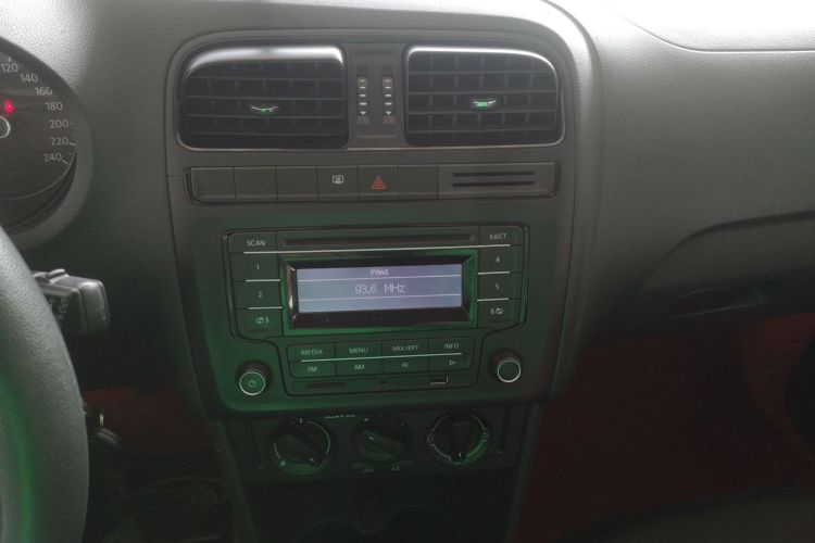 大众 Polo 2016款 1.4L 手动风尚型局部细节16