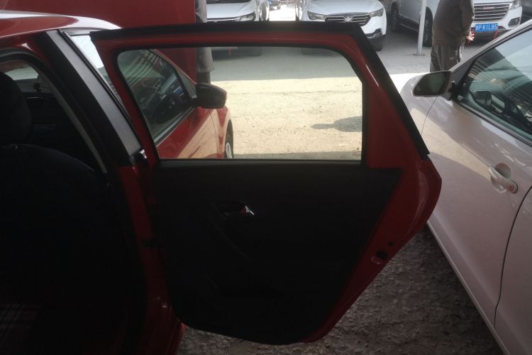 大众 Polo 2016款 1.4L 手动风尚型中控内饰7006