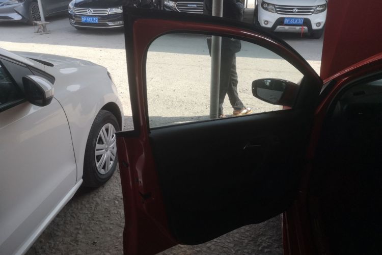 大众 Polo 2016款 1.4L 手动风尚型中控内饰7007