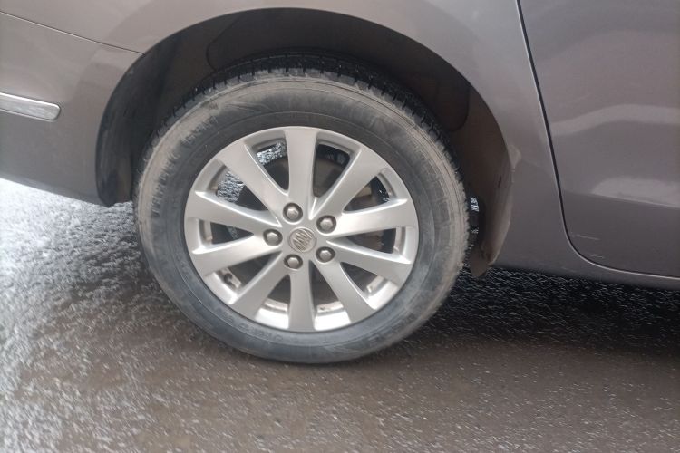 别克GL8 2017款 25S 舒适型 国V车身外观6008