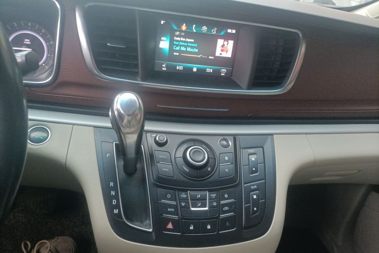 别克GL8 2017款 25S 舒适型 国V局部细节16