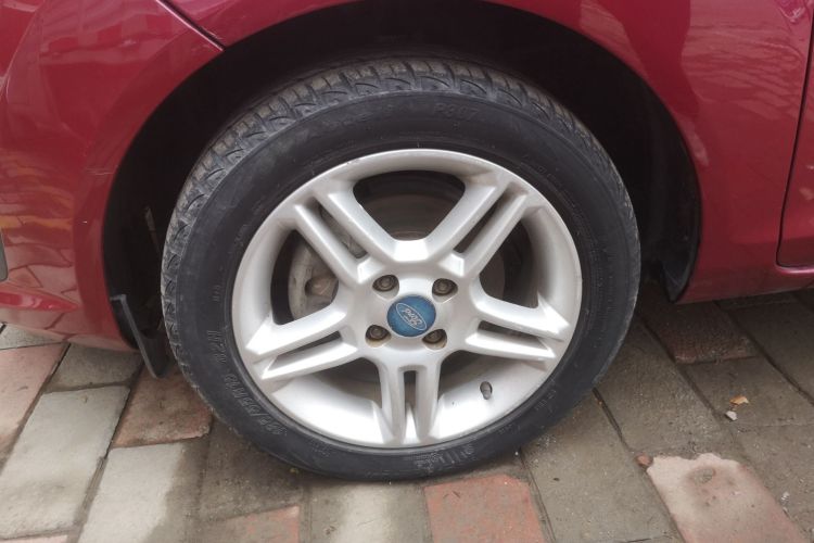 福特 嘉年华 2013款 三厢 1.5L 手动风尚型车身外观6007