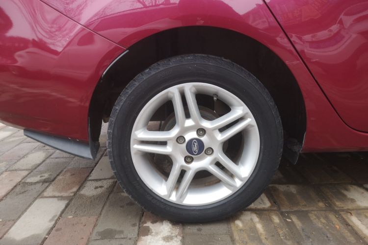 福特 嘉年华 2013款 三厢 1.5L 手动风尚型车身外观6008