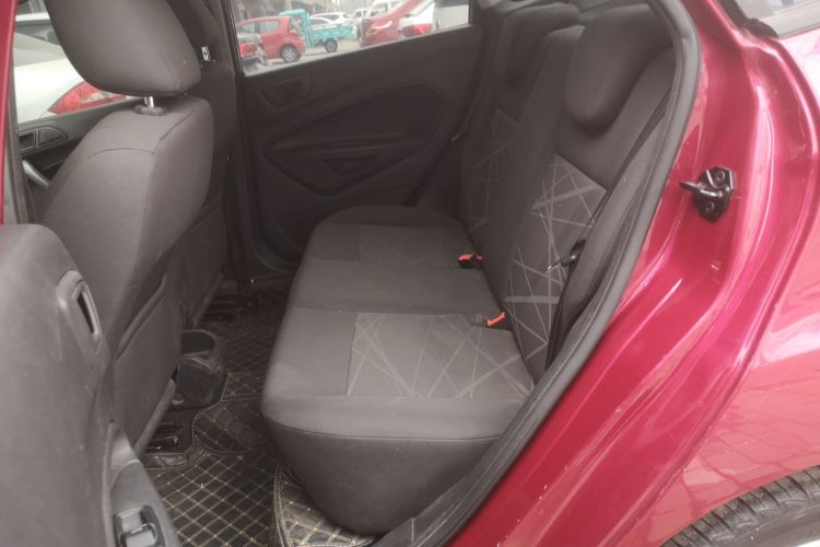 福特 嘉年华 2013款 三厢 1.5L 手动风尚型中控内饰7004