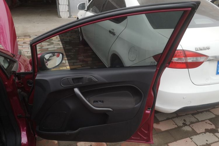 福特 嘉年华 2013款 三厢 1.5L 手动风尚型中控内饰7005