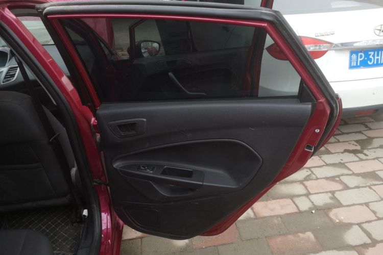 福特 嘉年华 2013款 三厢 1.5L 手动风尚型中控内饰7006