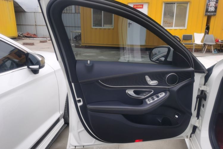 奔驰C级 2018款 C 180 L 时尚型运动版中控内饰47