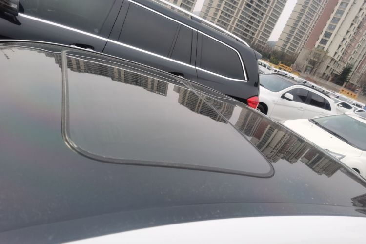 奔驰C级 2018款 C 180 L 时尚型运动版车身外观57