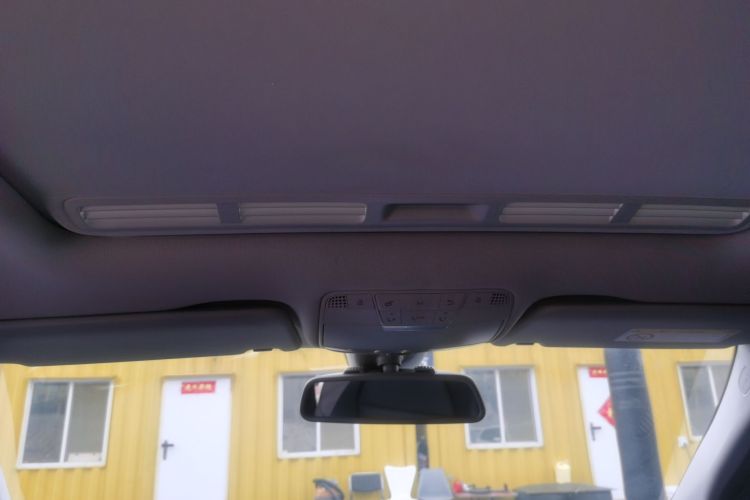 奔驰C级 2018款 C 180 L 时尚型运动版中控内饰22