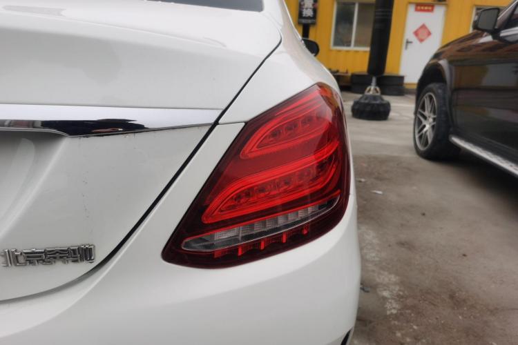 奔驰C级 2018款 C 180 L 时尚型运动版车身外观9