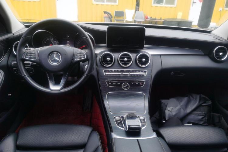 奔驰C级 2018款 C 180 L 时尚型运动版中控内饰12