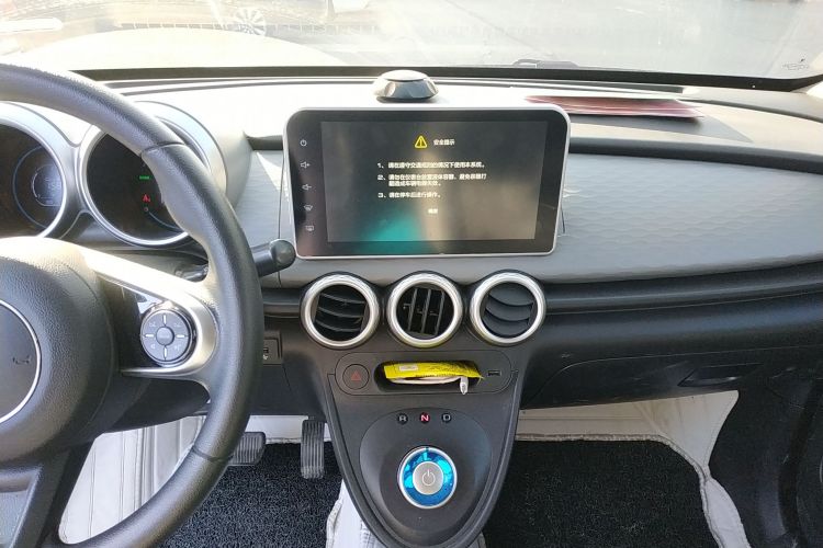 欧拉黑猫 2021款 301km 基础型中控内饰16