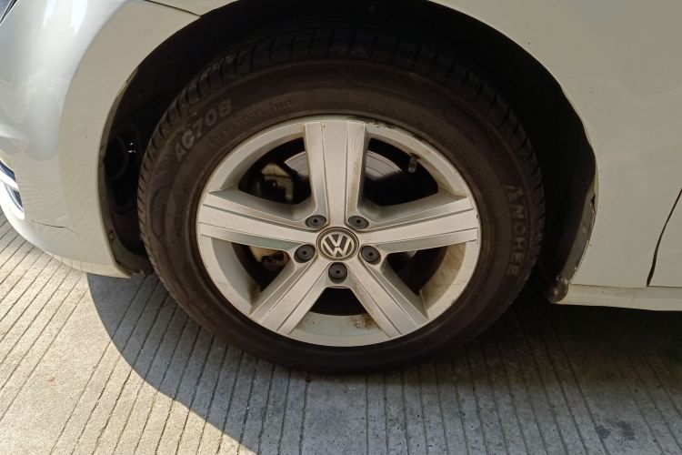 大众 高尔夫 2016款 230TSI 自动舒适型车身外观35