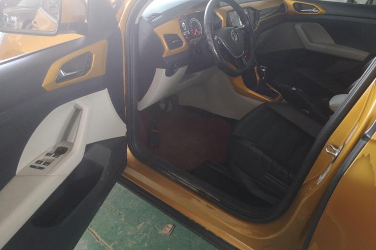 大众 途铠 2019款 1.5L 自动舒适版中控内饰20