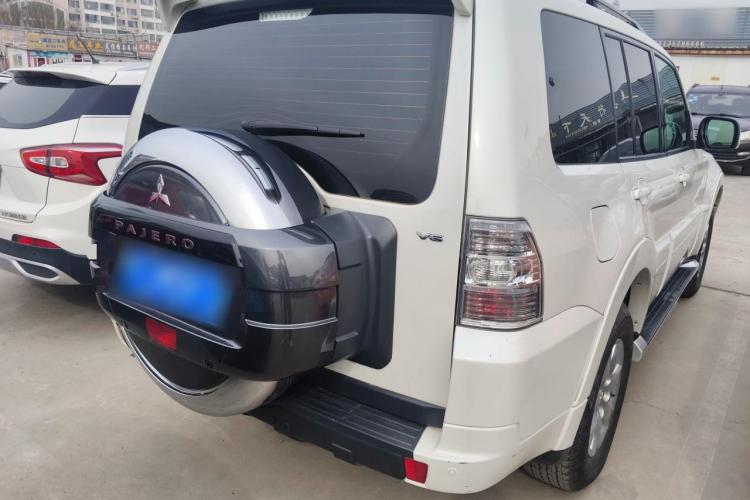 三菱 帕杰罗(进口) 2018款 3.0L 自动标准版车身外观6003