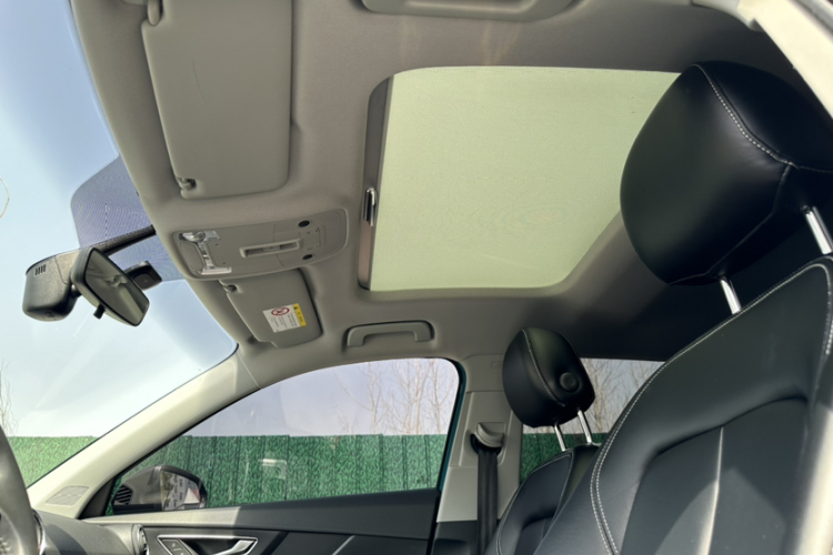 奥迪Q2L 2018款 35 TFSI 上市专享版 国V中控内饰7008