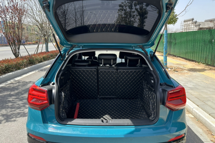 奥迪Q2L 2018款 35 TFSI 上市专享版 国V中控内饰7001