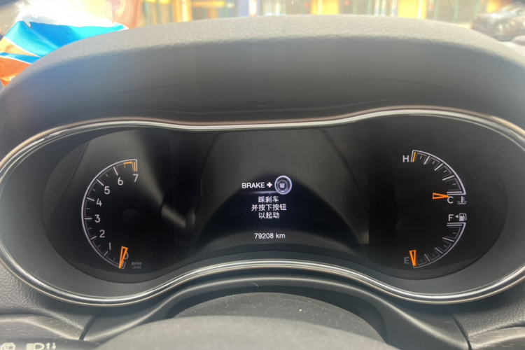 Jeep 大切诺基(进口) 2017款 3.0L 舒享导航版中控内饰15