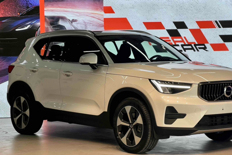 沃尔沃XC40 2023款 B4 四驱智远豪华版车身外观6002