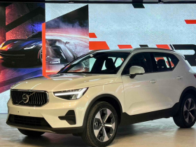 沃尔沃XC40 2023款 B4 四驱智远豪华版