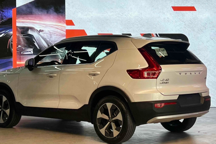 沃尔沃XC40 2023款 B4 四驱智远豪华版车身外观6003