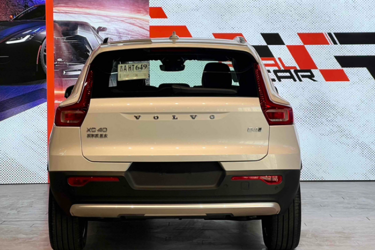 沃尔沃XC40 2023款 B4 四驱智远豪华版车身外观6004