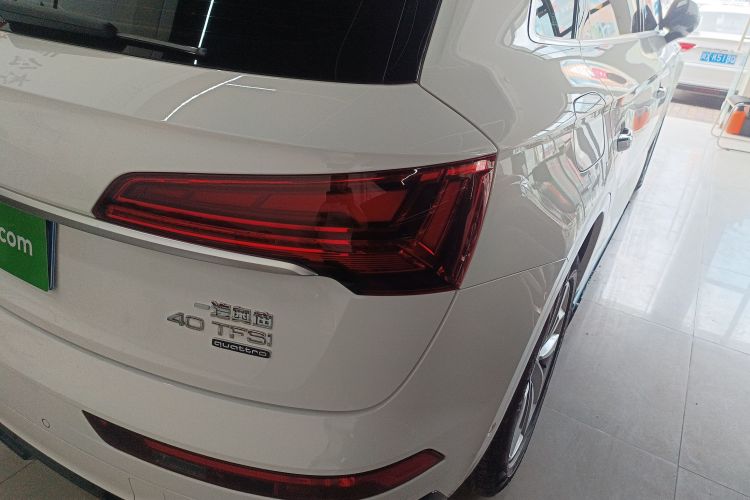 奥迪Q5L 2022款 改款 40T 豪华动感型车身外观9