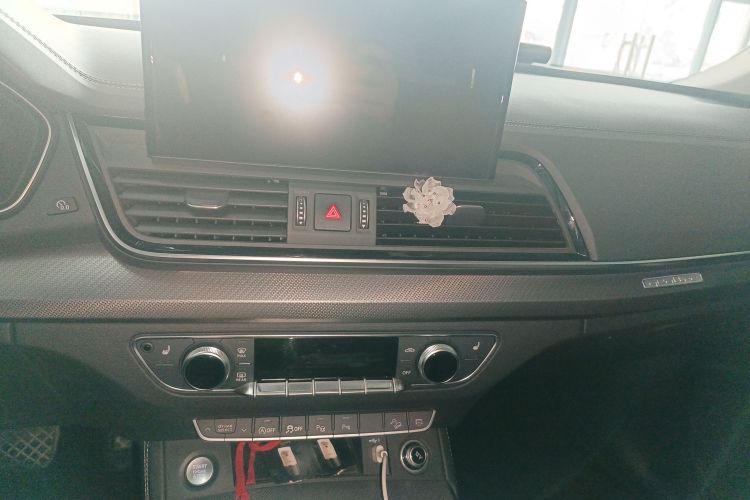 奥迪Q5L 2022款 改款 40T 豪华动感型中控内饰16