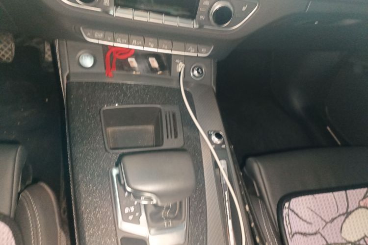 奥迪Q5L 2022款 改款 40T 豪华动感型中控内饰18