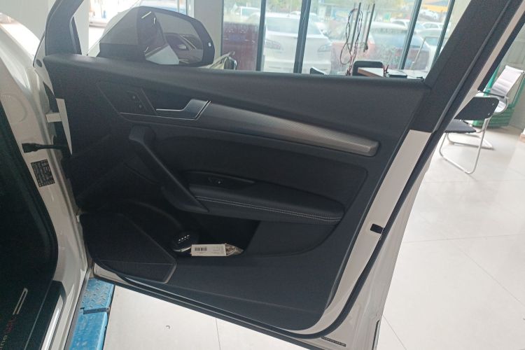 奥迪Q5L 2022款 改款 40T 豪华动感型中控内饰42