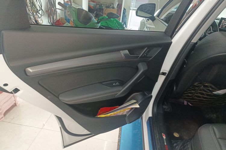 奥迪Q5L 2022款 改款 40T 豪华动感型中控内饰49