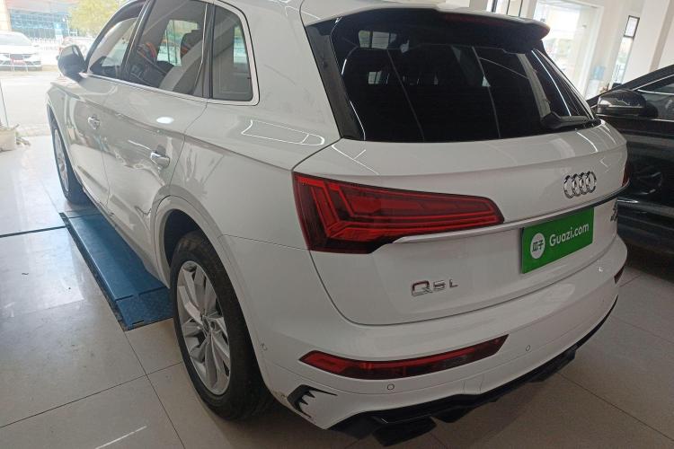 奥迪Q5L 2022款 改款 40T 豪华动感型车身外观4