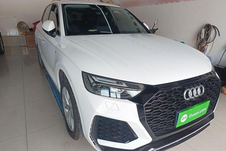 奥迪Q5L 2022款 改款 40T 豪华动感型车身外观3