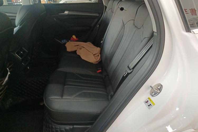 奥迪Q5L 2022款 改款 40T 豪华动感型中控内饰21