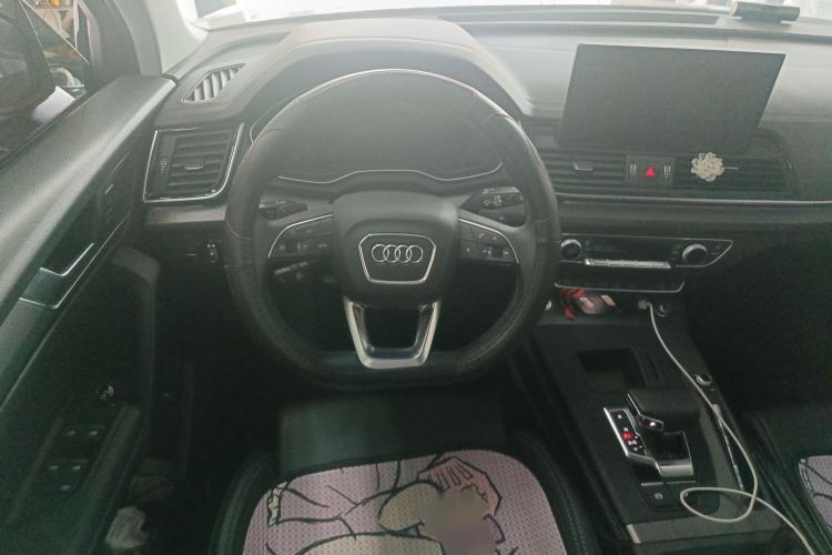 奥迪Q5L 2022款 改款 40T 豪华动感型中控内饰13