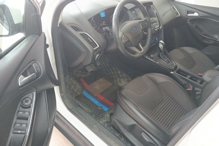 福特 福克斯 2018款 三厢经典 1.6L 自动风尚型智行版中控内饰20