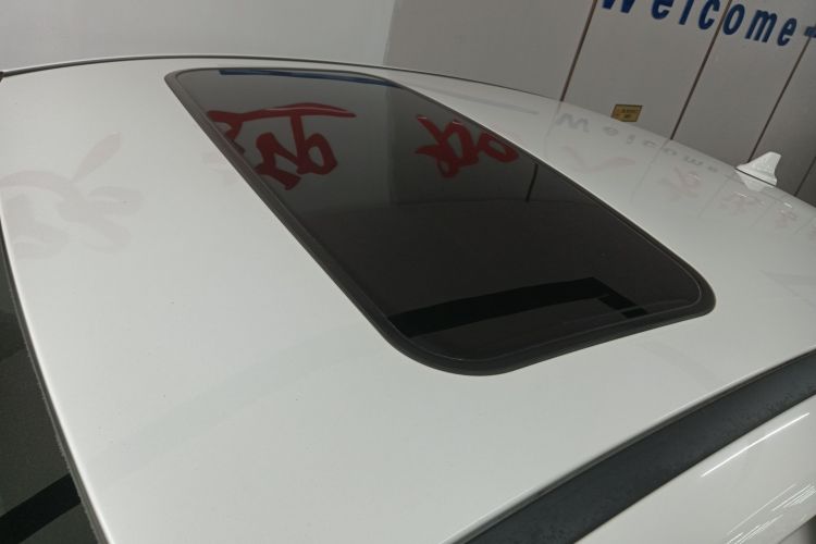 福特 福克斯 2018款 三厢经典 1.6L 自动风尚型智行版车身外观57