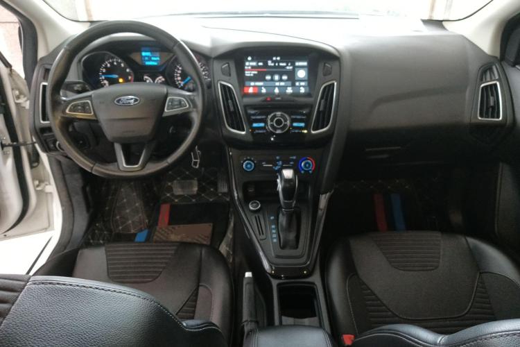 福特 福克斯 2018款 三厢经典 1.6L 自动风尚型智行版中控内饰12