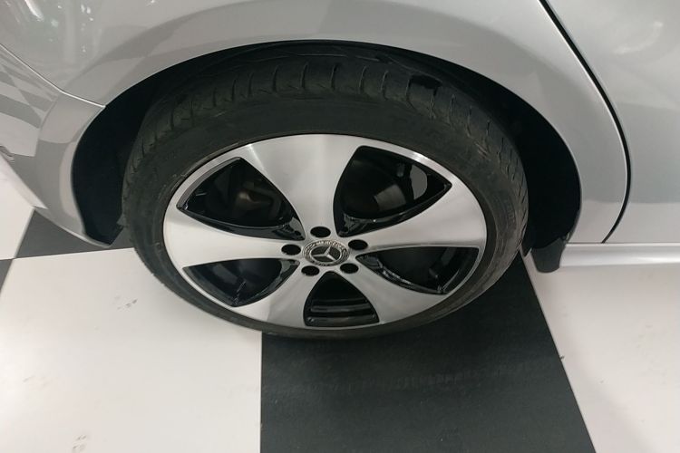 奔驰A级(进口) 2018款 A 200 时尚型车身外观56