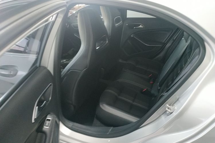 奔驰A级(进口) 2018款 A 200 时尚型中控内饰21