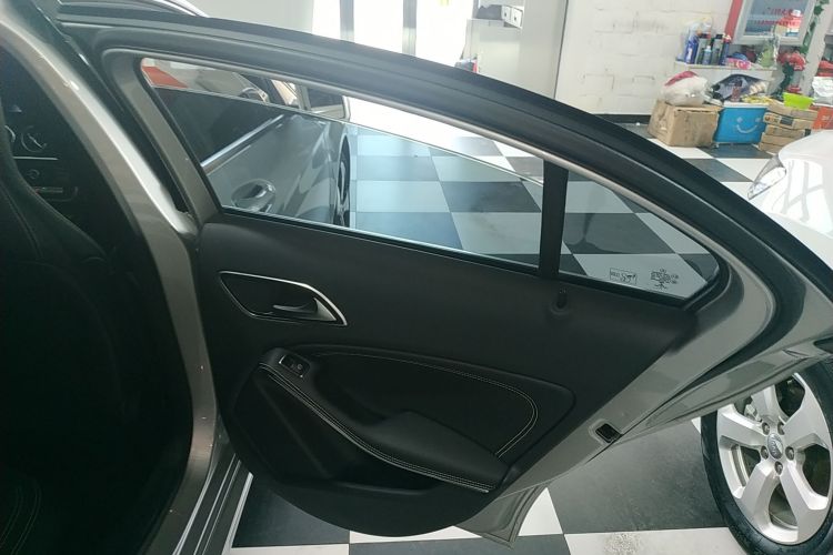 奔驰A级(进口) 2018款 A 200 时尚型中控内饰45