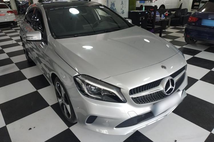 奔驰A级(进口) 2018款 A 200 时尚型车身外观3