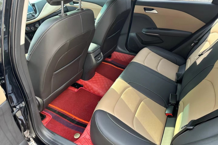 雪佛兰 科鲁泽 2022款 320 自动悦享天窗版中控内饰7003