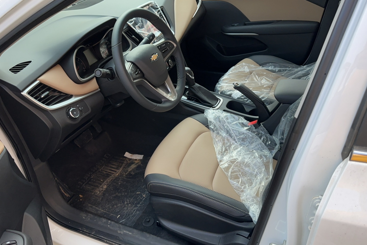 雪佛兰 科鲁泽 2022款 320 自动悦享天窗版中控内饰7002